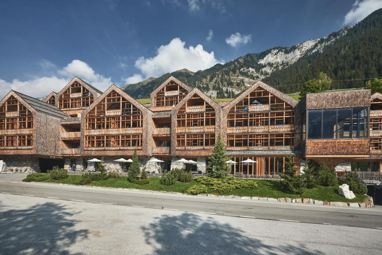 Tenne Hotel Racines